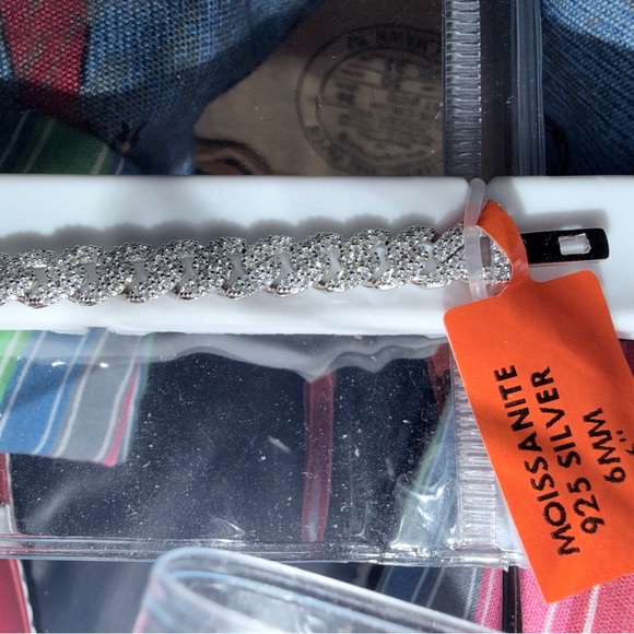 MOISSANITE
925 SILVER
6MM MOISSANITE
925 SILVER
3.00CTW
$1400.00 6in - Picture 8 of 11